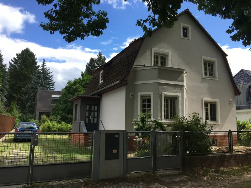 Stilvoll modernisiert: 2,5-Zimmer-Wohnung in Berlin-Konradshöhe — photo 1